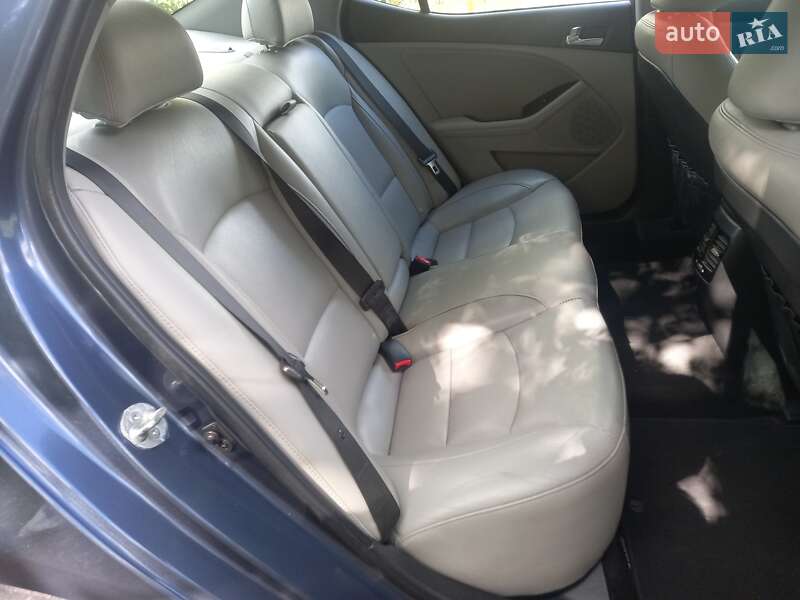 Седан Kia Optima 2014 в Кривом Роге