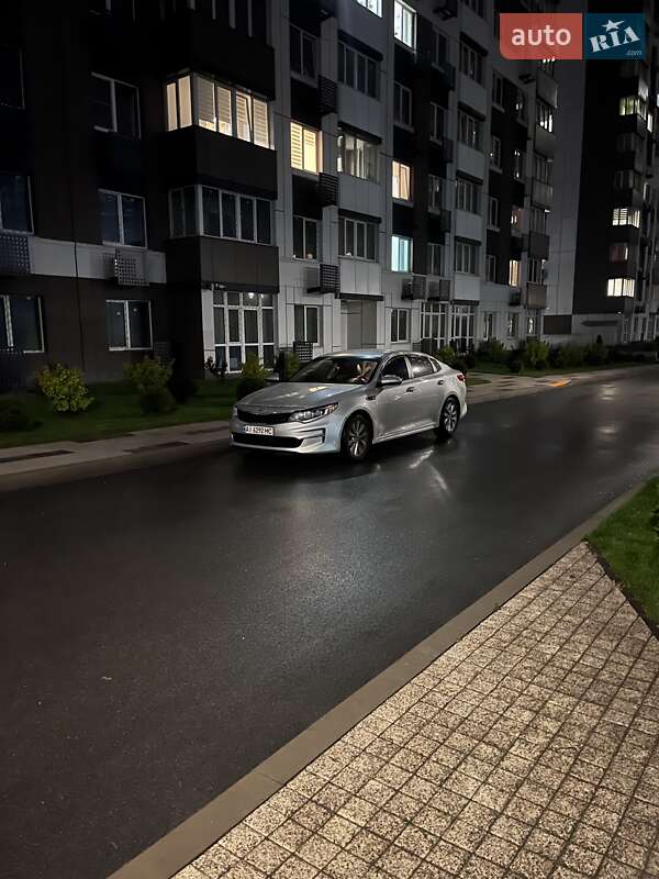 Седан Kia Optima 2016 в Киеве