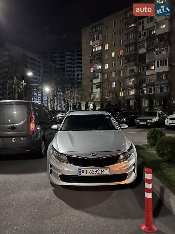 Седан Kia Optima 2016 в Киеве