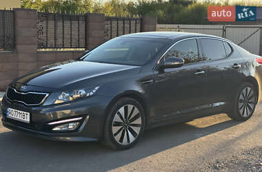 Седан Kia Optima 2013 в Ужгороді