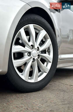Седан Kia Optima 2014 в 