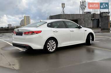 Седан Kia Optima 2017 в 