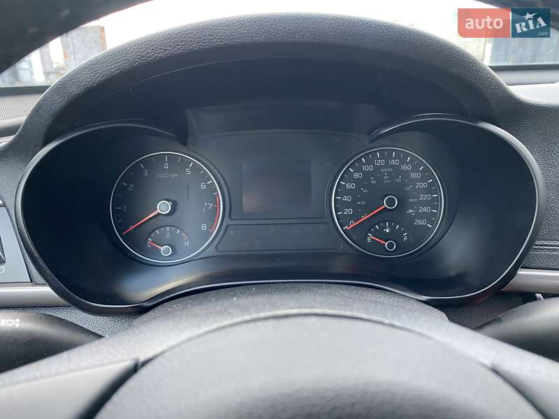 Седан Kia Optima 2017 в Киеве