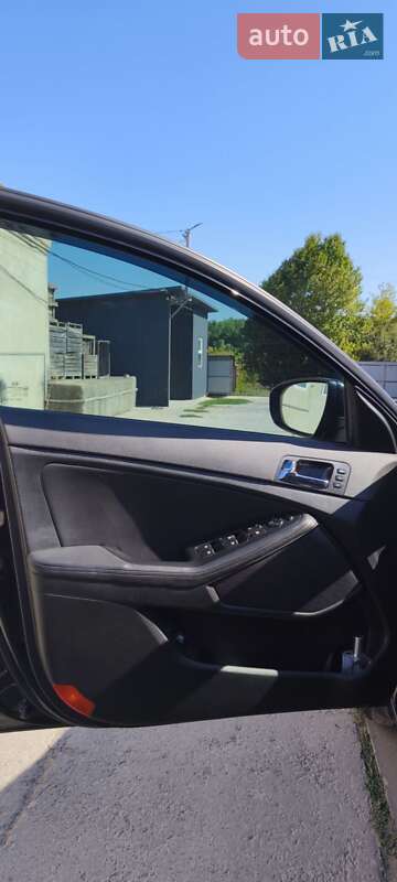 Седан Kia Optima 2012 в Песчанке
