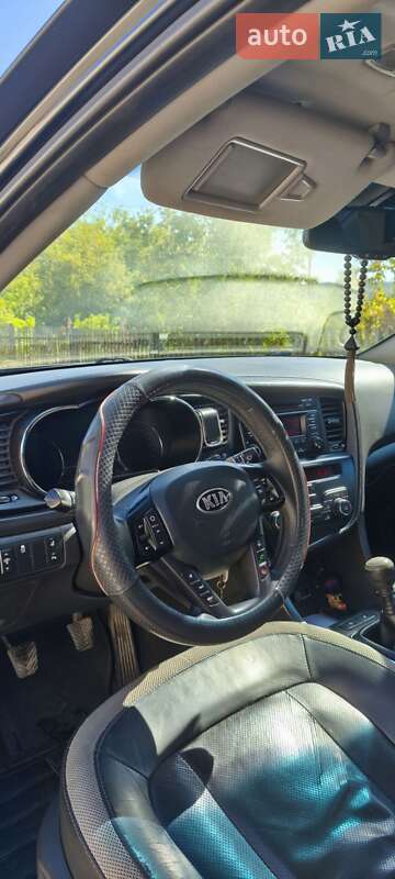 Седан Kia Optima 2012 в Песчанке