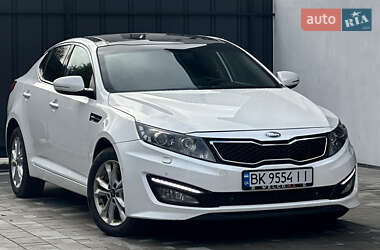 Седан Kia Optima 2012 в 