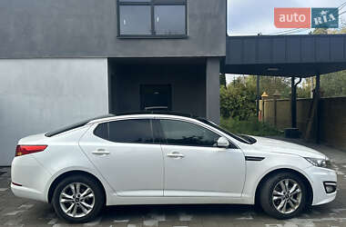 Седан Kia Optima 2012 в 
