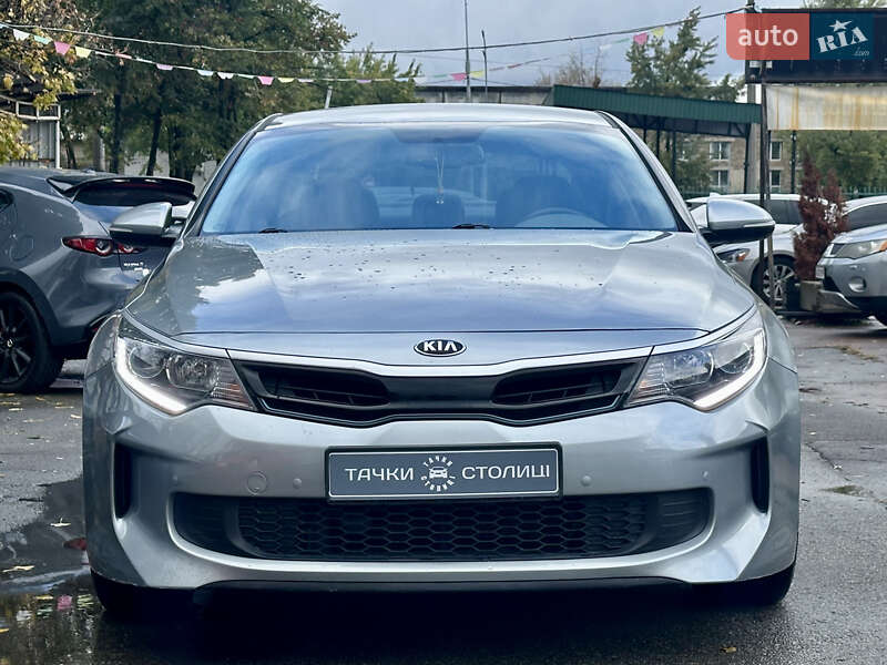 Седан Kia Optima 2017 в Киеве