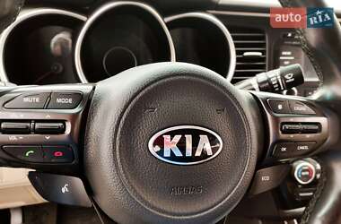 Седан Kia Optima 2015 в 