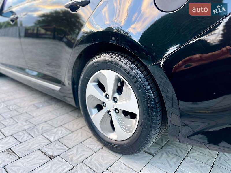Седан Kia Optima 2014 в Рівному