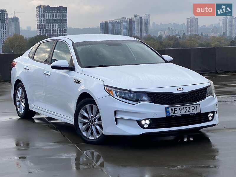 Седан Kia Optima 2017 в Киеве