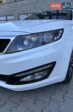 Седан Kia Optima 2012 в 
