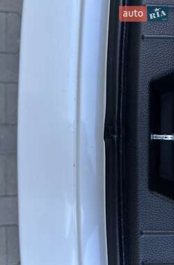 Седан Kia Optima 2012 в 