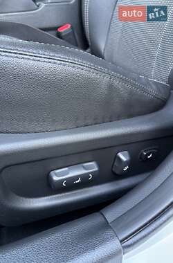 Седан Kia Optima 2012 в 