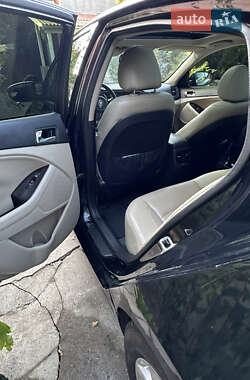 Седан Kia Optima 2014 в 