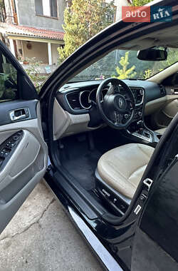 Седан Kia Optima 2014 в 