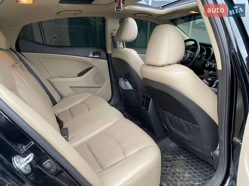 Седан Kia Optima 2014 в Киеве