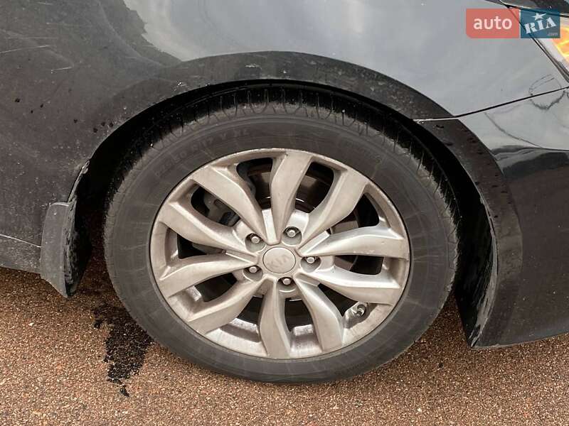 Седан Kia Optima 2014 в Киеве