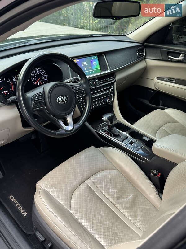 Седан Kia Optima 2017 в Черновцах