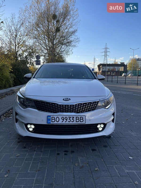 Седан Kia Optima 2017 в Львове