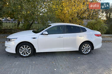 Седан Kia Optima 2017 в  фото 10 Седан Kia Optima 2017 в