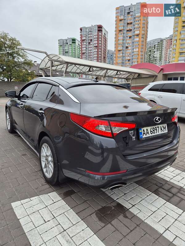 Седан Kia Optima 2012 в Киеве