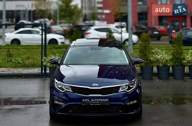 Седан Kia Optima 2018 в  фото 4 Седан Kia Optima 2018 в