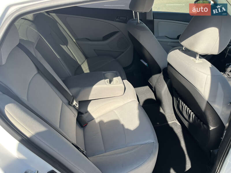 Седан Kia Optima 2013 в Киеве фото 6 Седан Kia Optima 2013 в Киеве