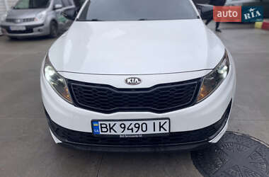 Седан Kia Optima 2012 в 
