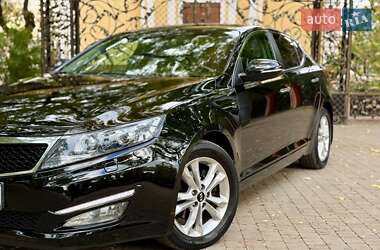 Седан Kia Optima 2012 в 