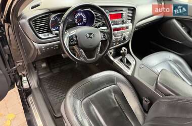 Седан Kia Optima 2012 в 