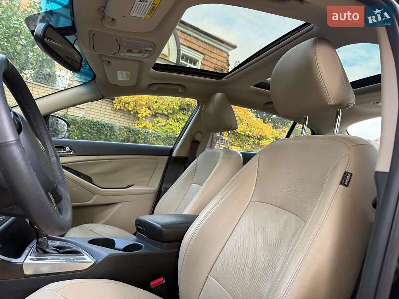 Седан Kia Optima 2013 в Києві
