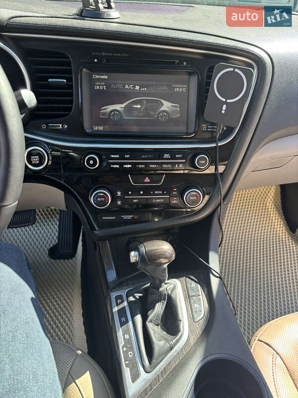 Седан Kia Optima 2014 в Украинке