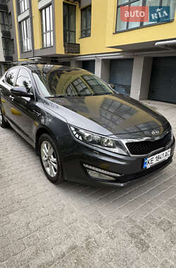 Седан Kia Optima 2012 в 