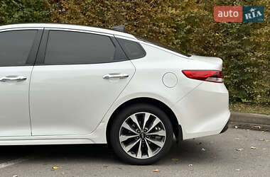 Седан Kia Optima 2016 в 