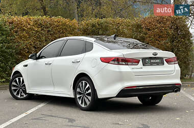 Седан Kia Optima 2016 в 