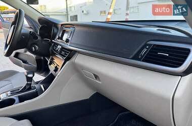 Седан Kia Optima 2016 в 
