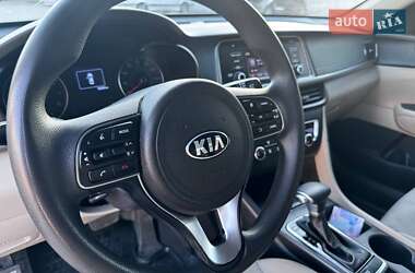Седан Kia Optima 2016 в 