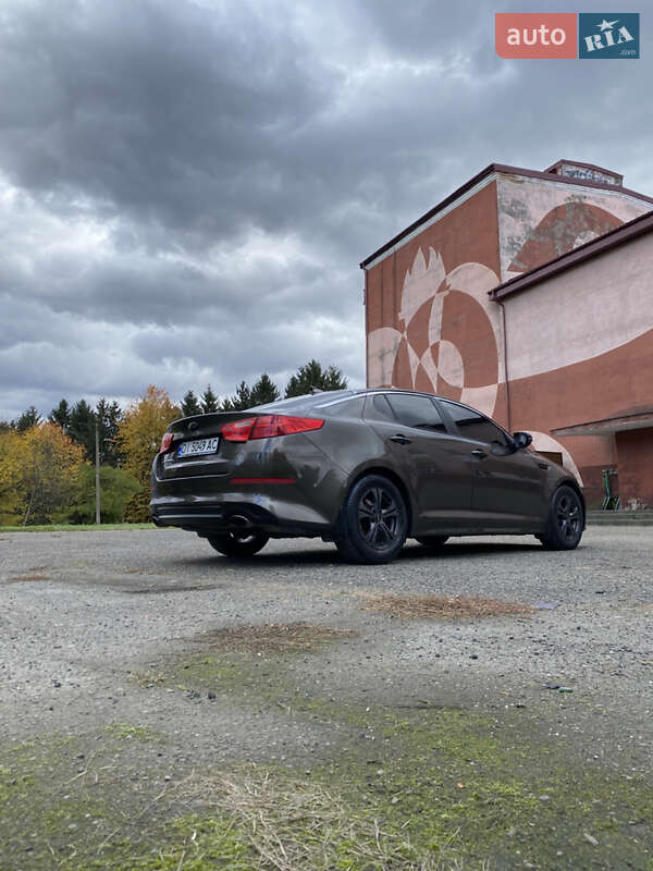 Седан Kia Optima 2013 в Бурштині