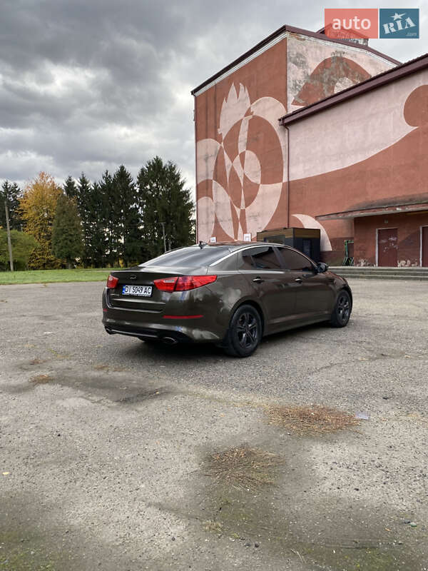 Седан Kia Optima 2013 в Бурштині