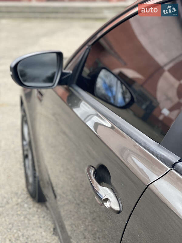 Седан Kia Optima 2013 в Бурштині