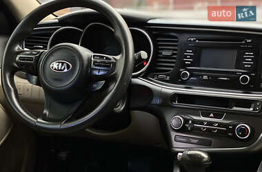 Седан Kia Optima 2013 в 