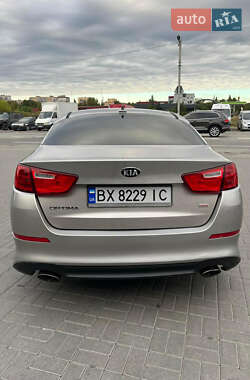 Седан Kia Optima 2015 в  фото 4 Седан Kia Optima 2015 в