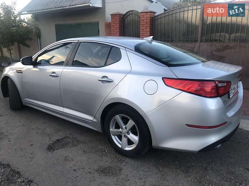 Седан Kia Optima 2014 в Роздільній