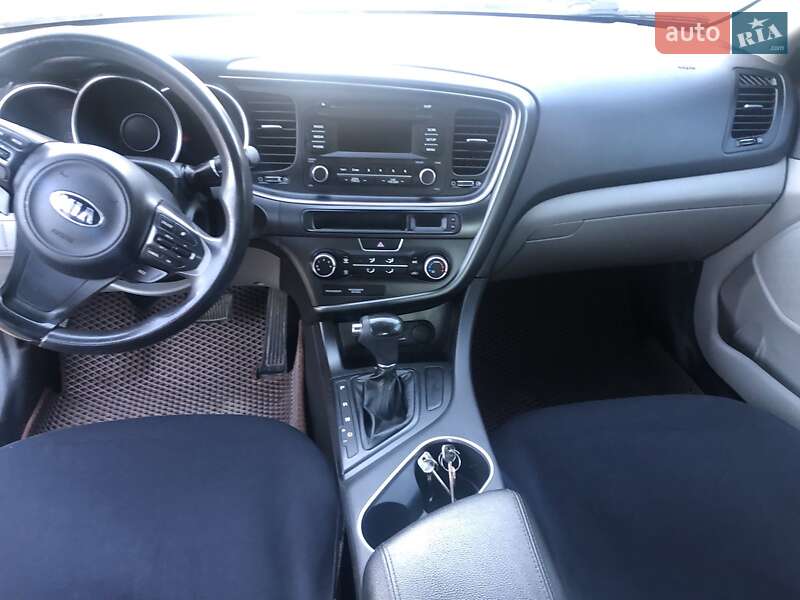 Седан Kia Optima 2014 в Роздільній