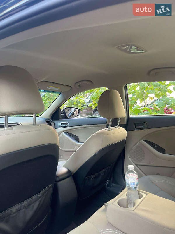 Седан Kia Optima 2015 в Киеве фото 5 Седан Kia Optima 2015 в Киеве