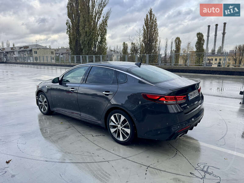 Седан Kia Optima 2017 в Киеве