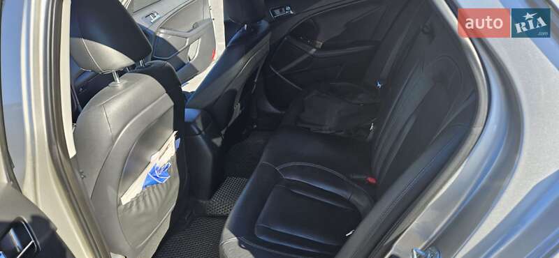 Седан Kia Optima 2012 в Запорожье