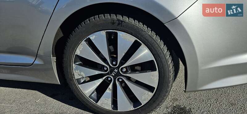 Седан Kia Optima 2012 в Запорожье