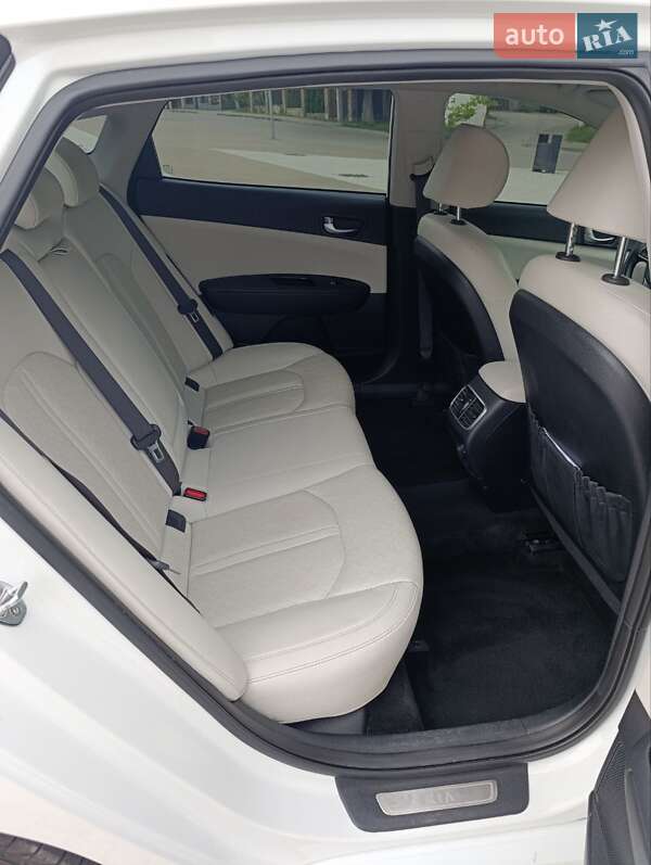 Седан Kia Optima 2018 в Львове